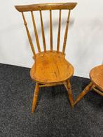 Stoel (2) - Hout - Zweedse pinstoelen
