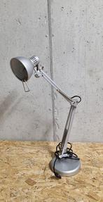 Corelo - Lampe de table arquée - Métal - lampe industrielle