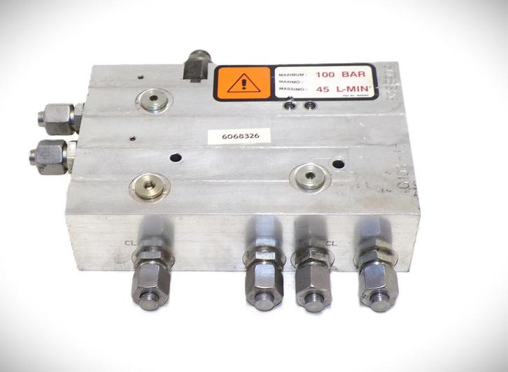 Cascade Montageklep, Zakelijke goederen, Machines en Bouw | Heftrucks en Intern transport, Overige aandrijving, Verzenden