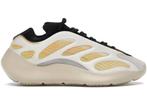 adidas Yeezy 700 V3 Safflower - Maat 44 EU, Kleding | Heren, Schoenen, Ophalen of Verzenden, Nieuw