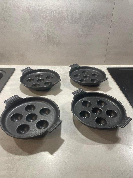 Style Staub and Le Creuset - Ovenschaal - Slakken gerecht,, Antiek en Kunst, Antiek | Keukengerei