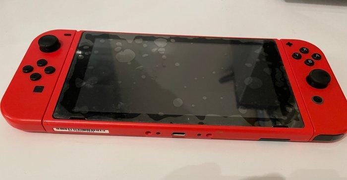 Nintendo - Switch - limited edition Super Mario (Mario Red, Games en Spelcomputers, Spelcomputers | Overige Accessoires