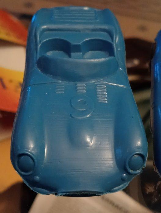 Crio - Voiture-jouet Plastic Model Cars, Various Examples -, Hobby en Vrije tijd, Modelauto's | 1:5 tot 1:12