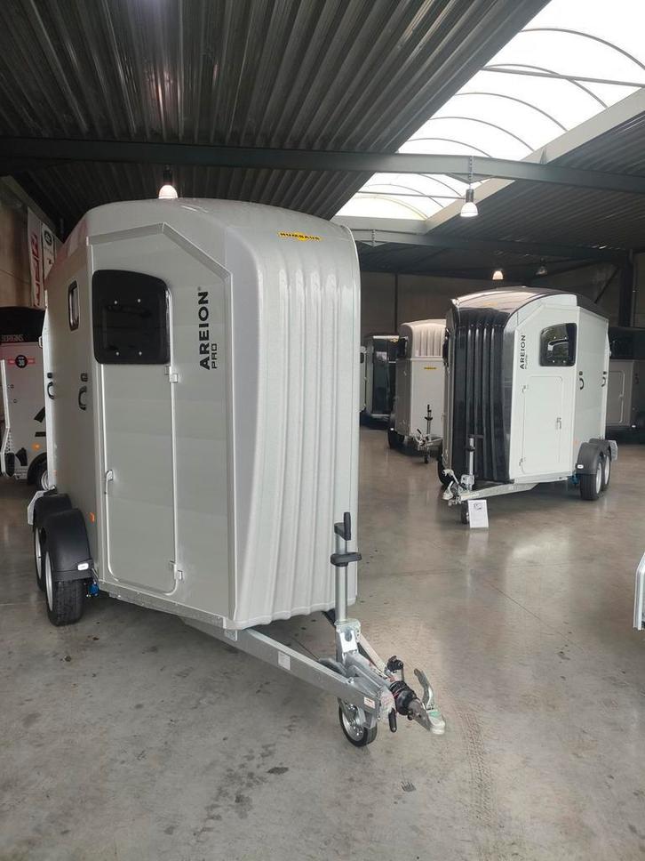 40 Nieuwe paardentrailers uit stock leverbaar Promo Deals, Dieren en Toebehoren, Paarden en Pony's | Trailers en Aanhangwagens