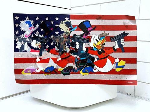 Suketchi - Scrooge Mcduck UZI - USA Flag Crumple, Antiek en Kunst, Kunst | Schilderijen | Modern