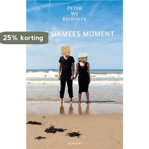 Het Siamees moment 9789062659678 Peter W.J. Brouwer, Boeken, Romans, Gelezen, Verzenden
