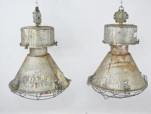 Mesko - Lampe à suspendre - Métal - Deux lampes, Antiek en Kunst, Antiek | Wandborden en Tegels