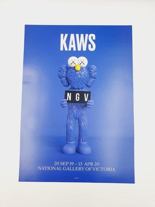 Kaws (1974) - Kaws Ngv Blue Edition 2019, Antiek en Kunst, Kunst | Schilderijen | Modern
