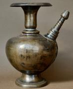 Oud bronzen Shiva devotioneel vat voor de traditionele