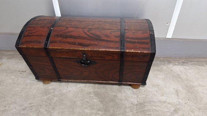 Kist - Hout, Metaal - Zweedse bruidskist, Antiek en Kunst, Curiosa en Brocante