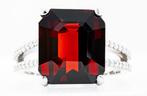 8.27 ct Vivid Red Spinel (Burma) & VS Diamonds Ring -