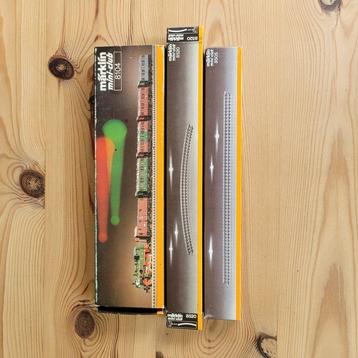 Märklin Z - 8104 (train set), 8505 (straight tracks), 8520