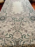 Oude complete tafelkleedset, tafelkleed + 12 servetten,