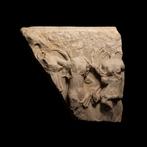 Oud-Romeins Marmer Sarcofaagfragment met de dochters van, Collections, Minéraux & Fossiles