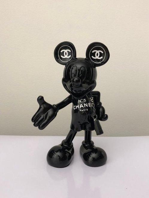 GF Exclusives - Chanel x Mickey Mouse Sculpture, Antiquités & Art, Art | Peinture | Moderne