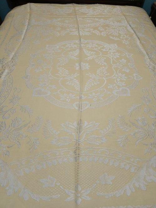 Vintage quilt met bloemmotieven - Bedsprei - 215 cm - 180 cm, Antiek en Kunst, Antiek | Tapijten, Tafelkleden en Textiel