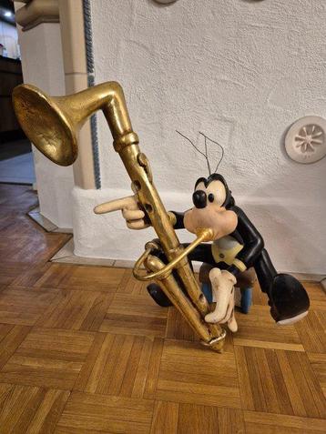 Figuur - Disneys Goofy playing the Bassoon / Saxophon - 58 beschikbaar voor biedingen