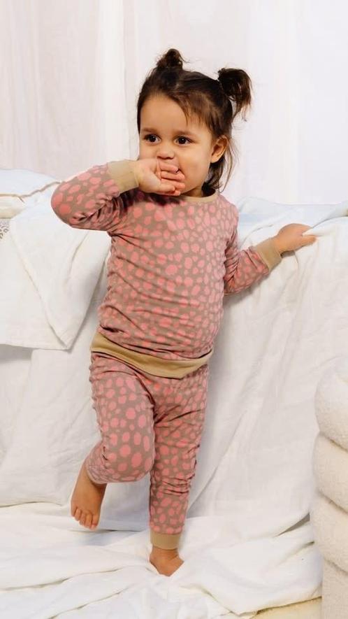 Quapi Kidswear - Pyjama Roze met pirntje, Enfants & Bébés, Vêtements de bébé | Autre, Enlèvement ou Envoi