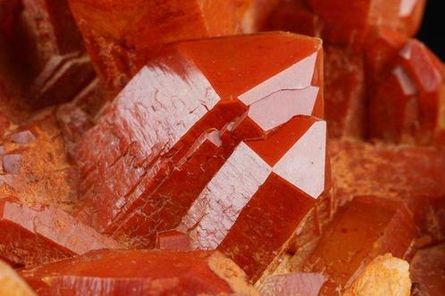Grote KWARZ-cluster met HEMATIET fantastische insluitsels en, Verzamelen, Mineralen en Fossielen