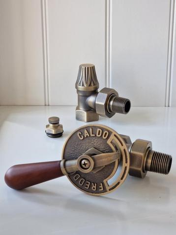 Klassieke radiatorkraan met houten handvat 139 € - Nieuw beschikbaar voor biedingen