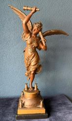 Eugene Rousseau - Sculpture, Godin met vleugels - 65 cm -, Antiquités & Art