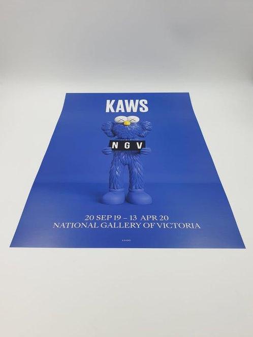 Kaws (1974) - Kaws Ngv Blue Edition 2019, Antiek en Kunst, Kunst | Schilderijen | Modern