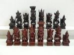 RARE chess set jeu déchecs échiquier Indonesie Bali