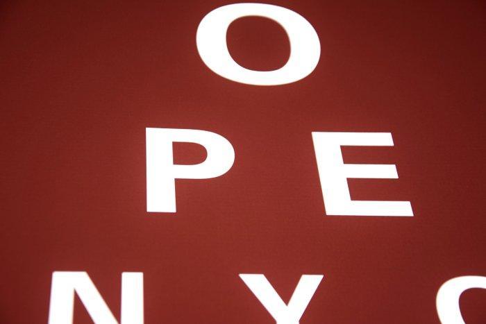 Alex Bucklee (XX-XXI) - Eye Test - Bordeaux Edition, Antiquités & Art, Art | Objets design