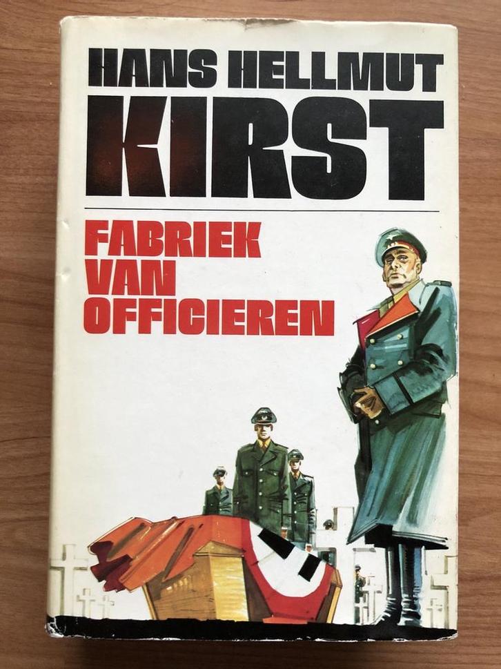 Fabriek van officieren 9789022509920 Hans Hellmut Kirst, Boeken, Romans, Gelezen, Verzenden