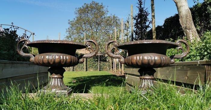 Bloempot (2) - IJzer, Antiek en Kunst, Kunst | Designobjecten