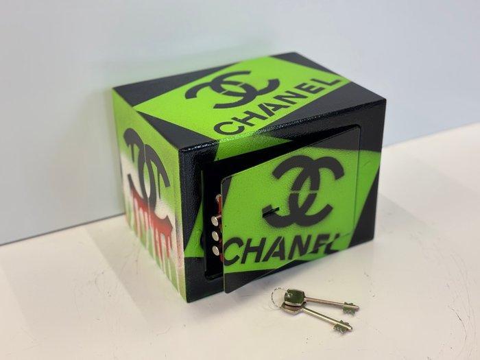 Rob VanMore - Dripping by Chanel Vault, Antiquités & Art, Art | Objets design