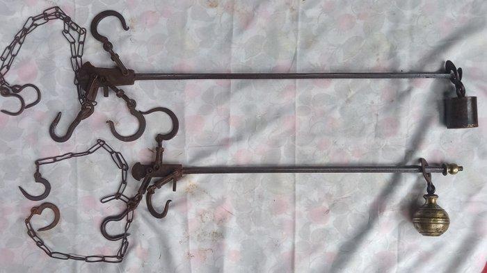 Balans of weegschaal (2) - IJzer, Messing, Antiek en Kunst, Antiek | Overige Antiek