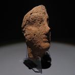 Oud-Grieks Terracotta Hoofdfiguur. 3e eeuw voor Christus. 9