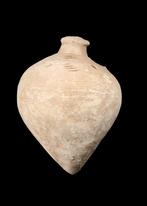 Byzantijns Keramiek Handgranaat met gegraveerde versiering