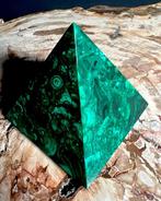 Pyramide en malachite naturelle du Congo de la plus haute, Verzamelen, Mineralen en Fossielen