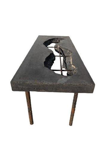 Wallavibe - D. B - Bijzettafel - IJzer, Lichtgewicht beton. beschikbaar voor biedingen