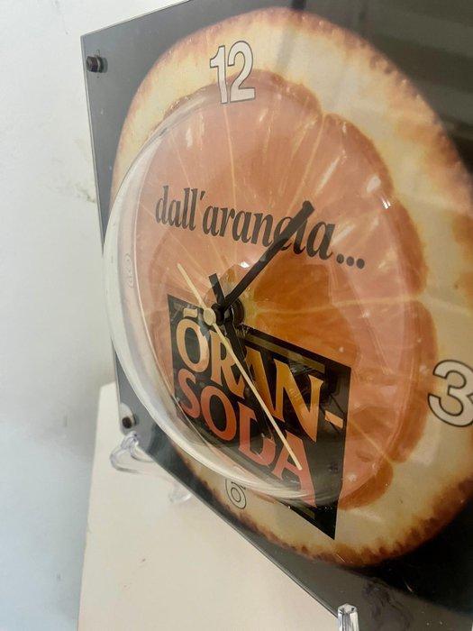 Oran-Soda - Reclamehorloge Oran-Soda - Reclamebord - Plastic, Antiek en Kunst, Antiek | Wandborden en Tegels