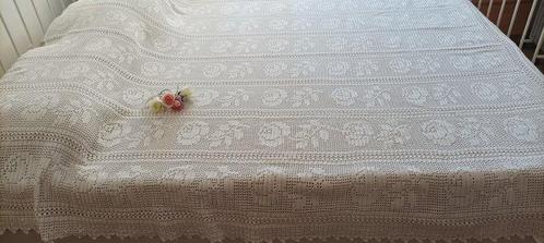 Geweldige vintage sprei uit de linnengoed, uitgevoerd in, Antiek en Kunst, Antiek | Tapijten, Tafelkleden en Textiel