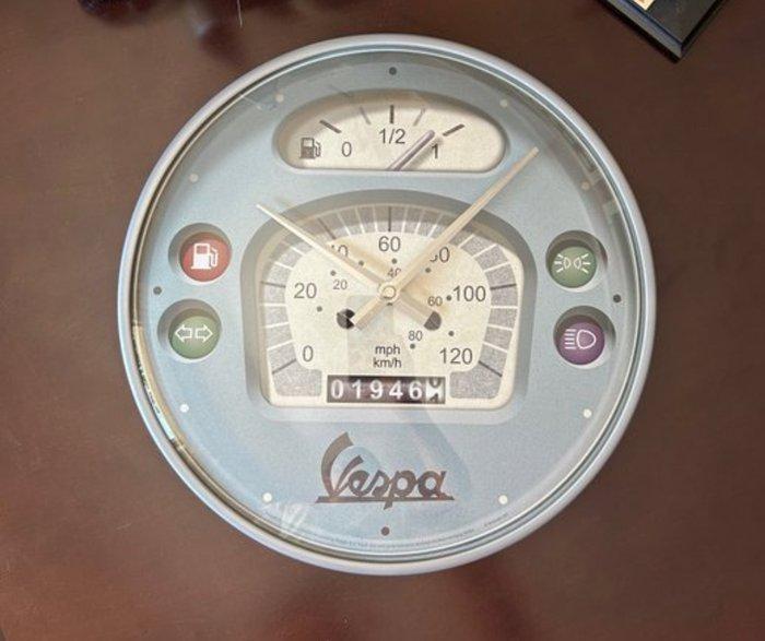 Cartel klok - vespa - Vintage Staal - 2010-2020, Antiek en Kunst, Curiosa en Brocante