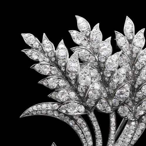 Broche Platina, Art Deco jaren 1920 platina bloemenboeket, Handtassen en Accessoires, Antieke sieraden