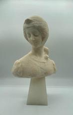 sculptuur, Busto di fanciulla con cappellino - 36 cm -