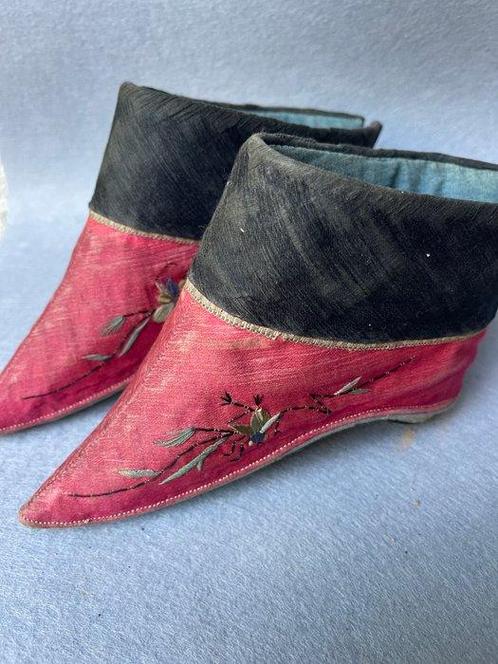 Oude Chinese damesschoenen, Antiek en Kunst, Antiek | Overige Antiek