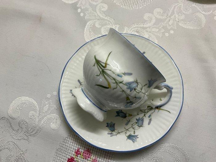 elizabethan - Theeservies - bone china - “ Engelse kopjes”, Antiek en Kunst, Curiosa en Brocante