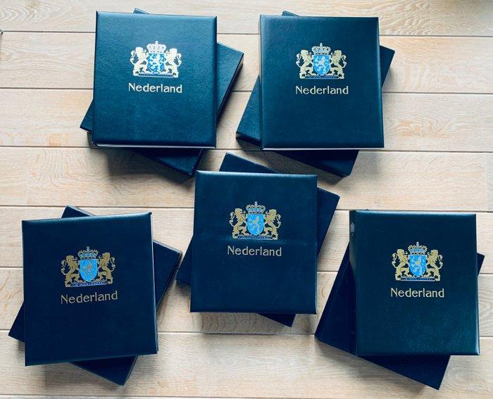 Nederland - Vijf DAVO LX albums met cassettes en diverse, Postzegels en Munten, Postzegels | Nederland