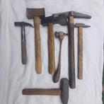7 marteaux de différents métiers artisanals - Outil de