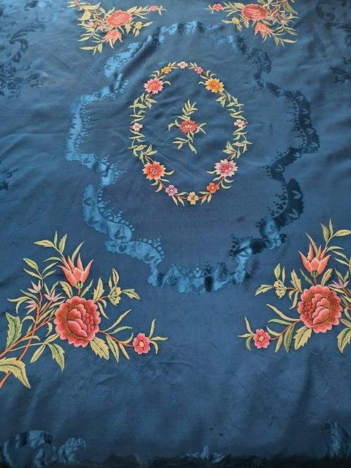 Une œuvre dart - Nappe  - 210 cm - 150 cm - Belle serviette, Antiek en Kunst, Antiek | Tapijten, Tafelkleden en Textiel