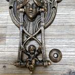 Heurtoir de porte - Elfenhoofd met putto op schommel -, Antiek en Kunst