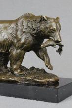 Milo (1910-1978) - Sculpture, Grizzly Bear with Salmon - 12, Antiek en Kunst