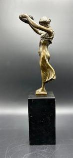 Beeldje - Bronzen beeld van Gëlle Fra ofwel het, Antiek en Kunst