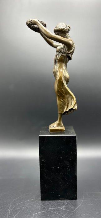 Beeldje - Bronzen beeld van Gëlle Fra ofwel het, Antiek en Kunst, Antiek | Keramiek en Aardewerk